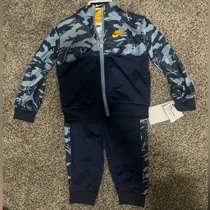 Nike Baby Boys Track Suit 24M Midnight Navy NWT